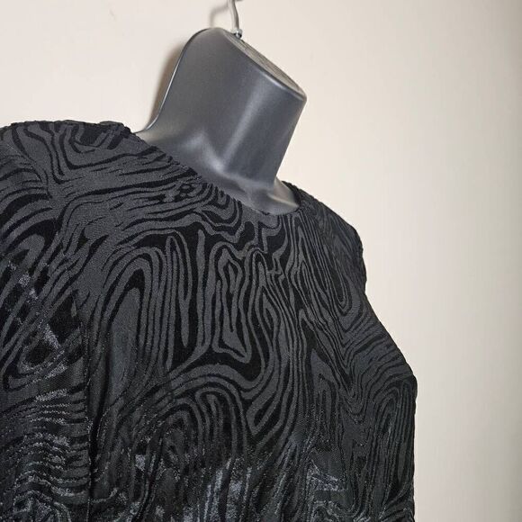 NWT Pretty Damage Crop Top - Picture 2 of 7